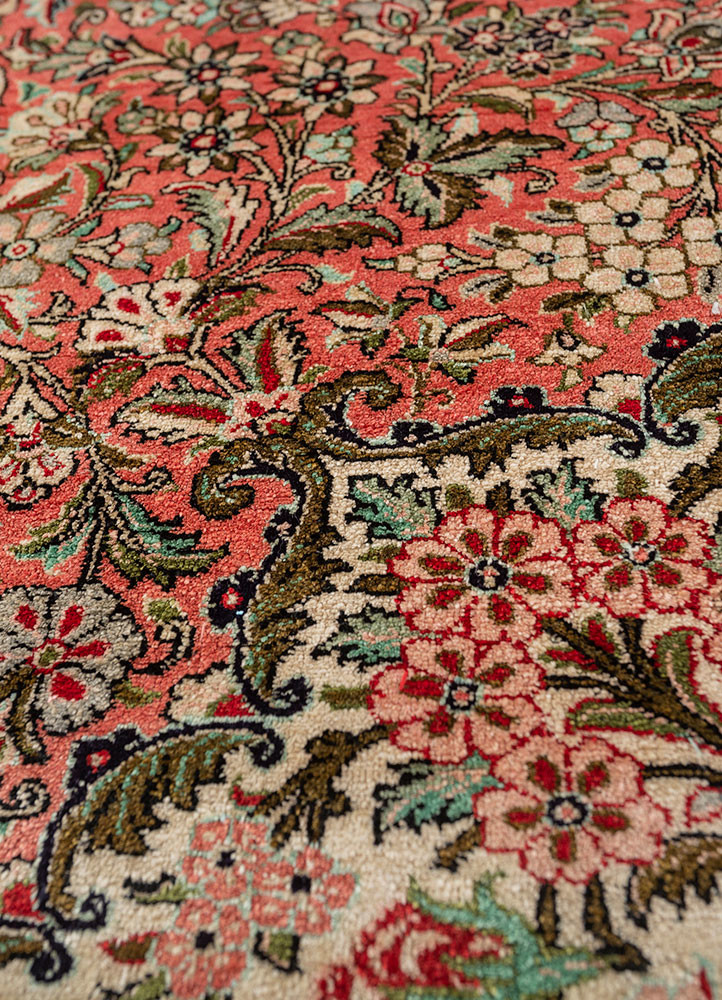gulmarg green silk hand knotted Rug - CloseUp
