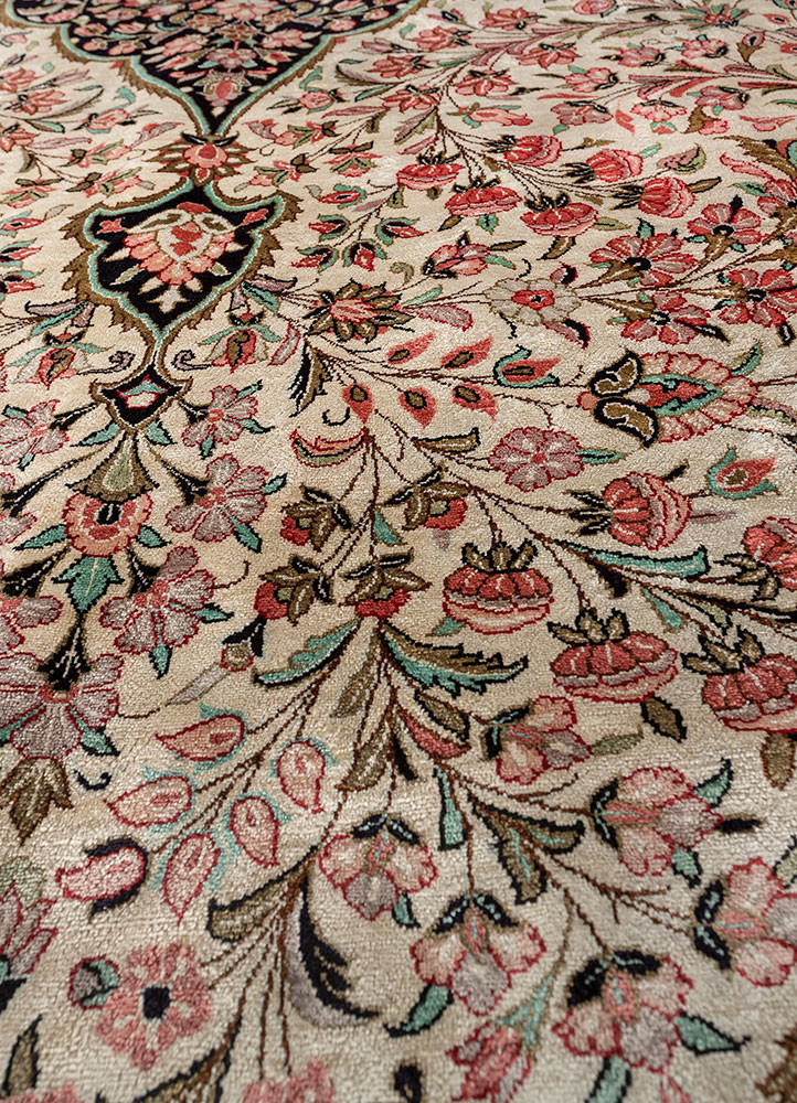 gulmarg green silk hand knotted Rug - CloseUp gulmarg green silk hand knotted Rug - CloseUp