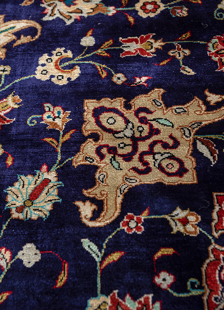 gulmarg red and orange silk hand knotted Rug - CloseUp gulmarg red and orange silk hand knotted Rug - CloseUp