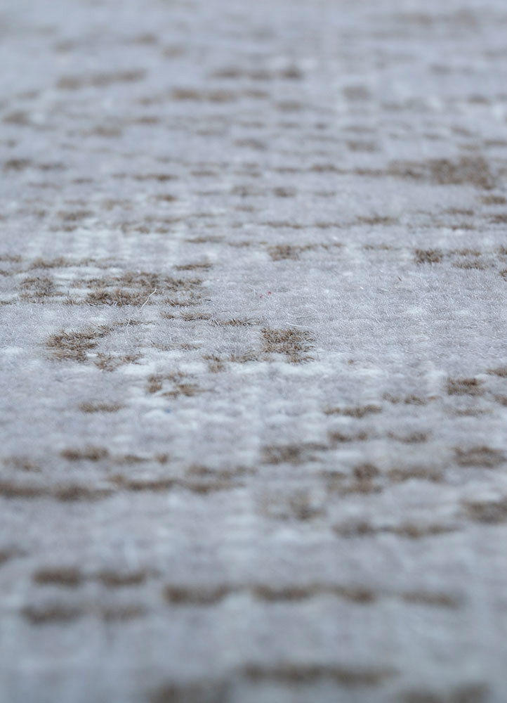 vintage grey and black wool hand knotted Rug - CloseUp vintage grey and black wool hand knotted Rug - CloseUp