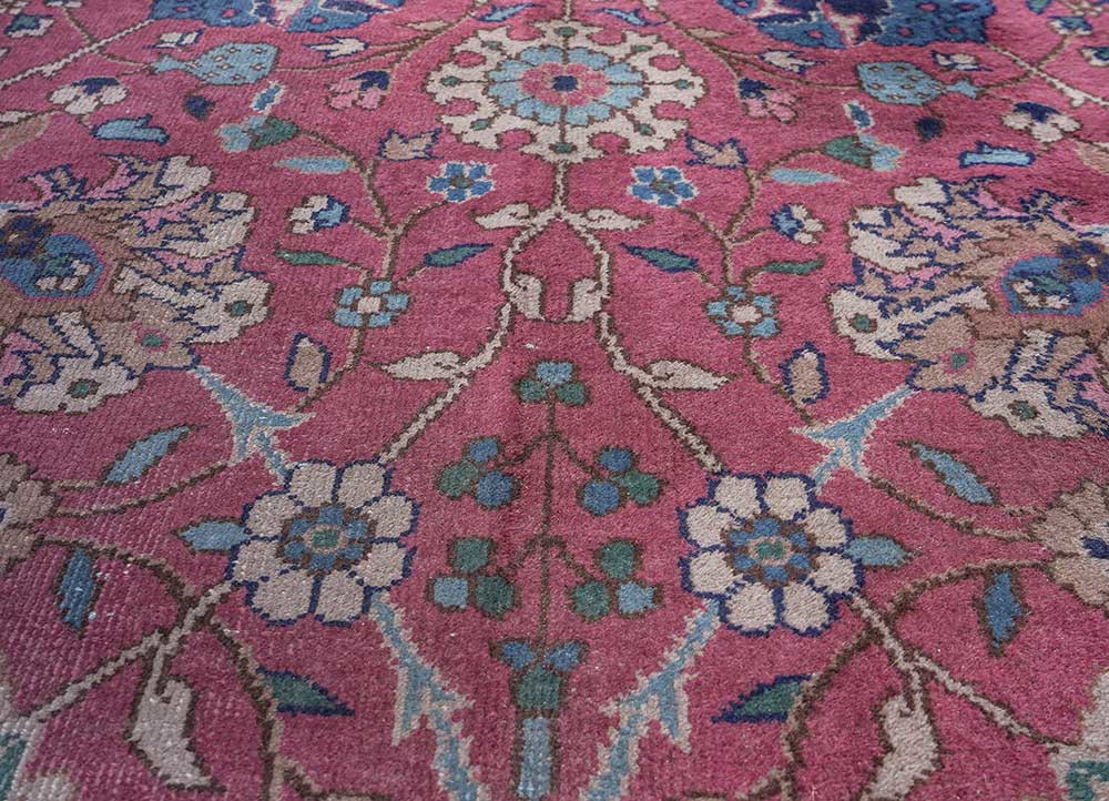 aalam red and orange wool hand knotted Rug - CloseUp