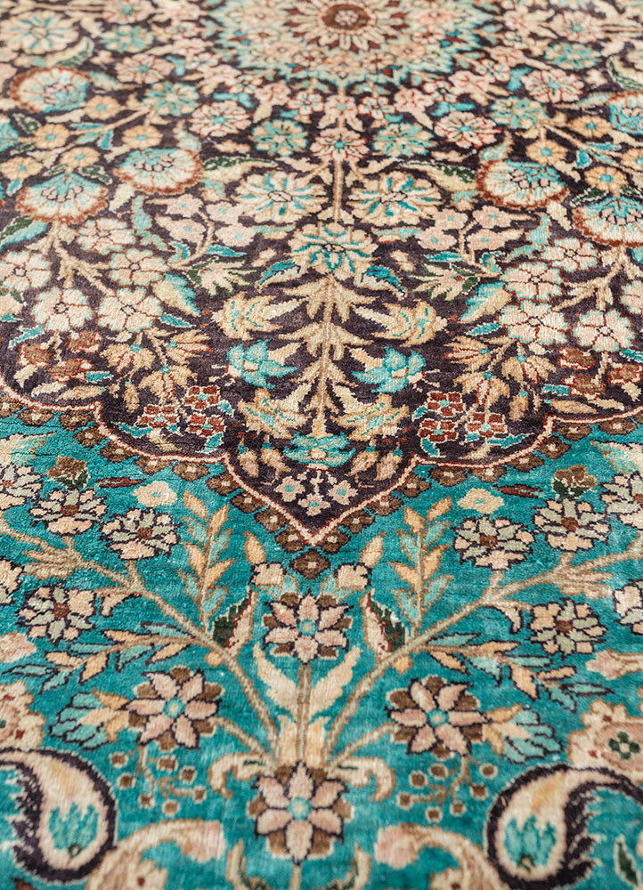 gulmarg green silk hand knotted Rug - CloseUp