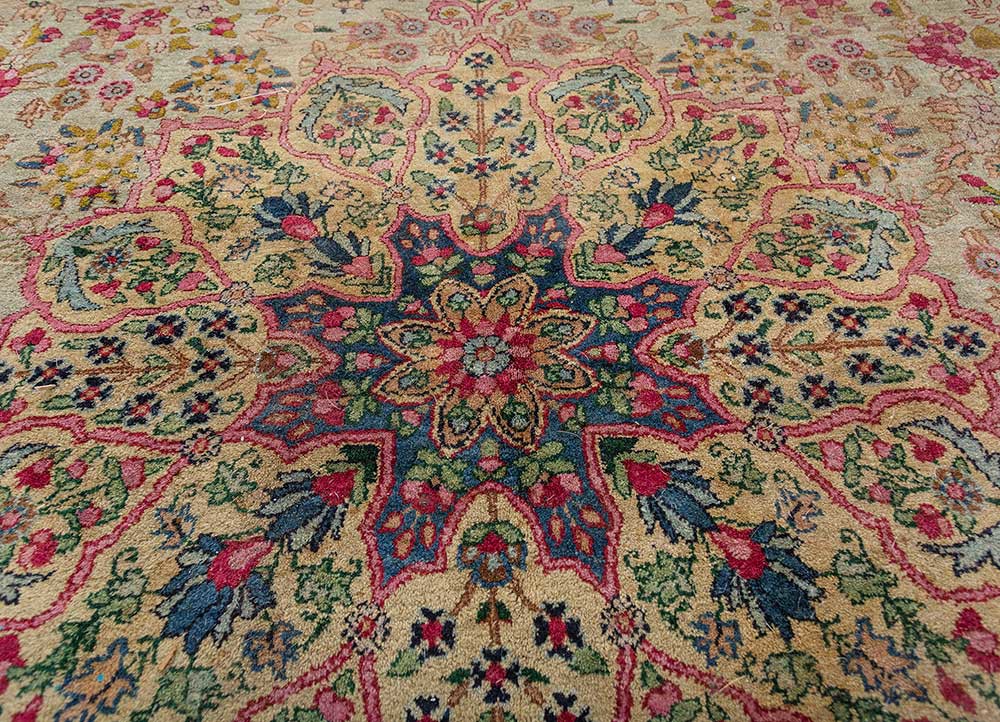 aalam green wool hand knotted Rug - CloseUp