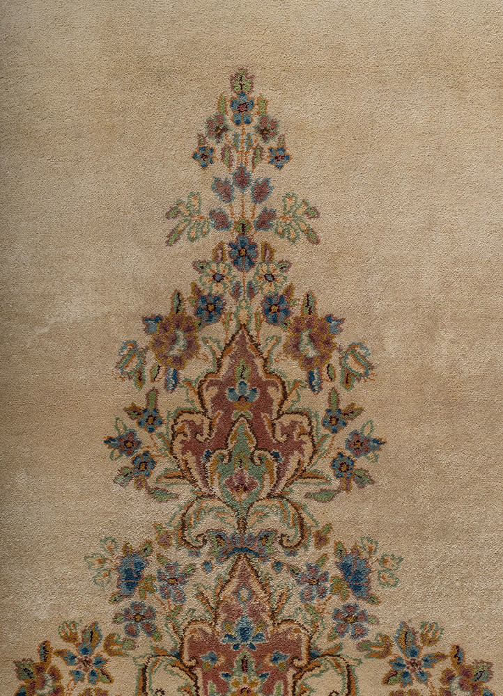 aalam green wool hand knotted Rug - CloseUp