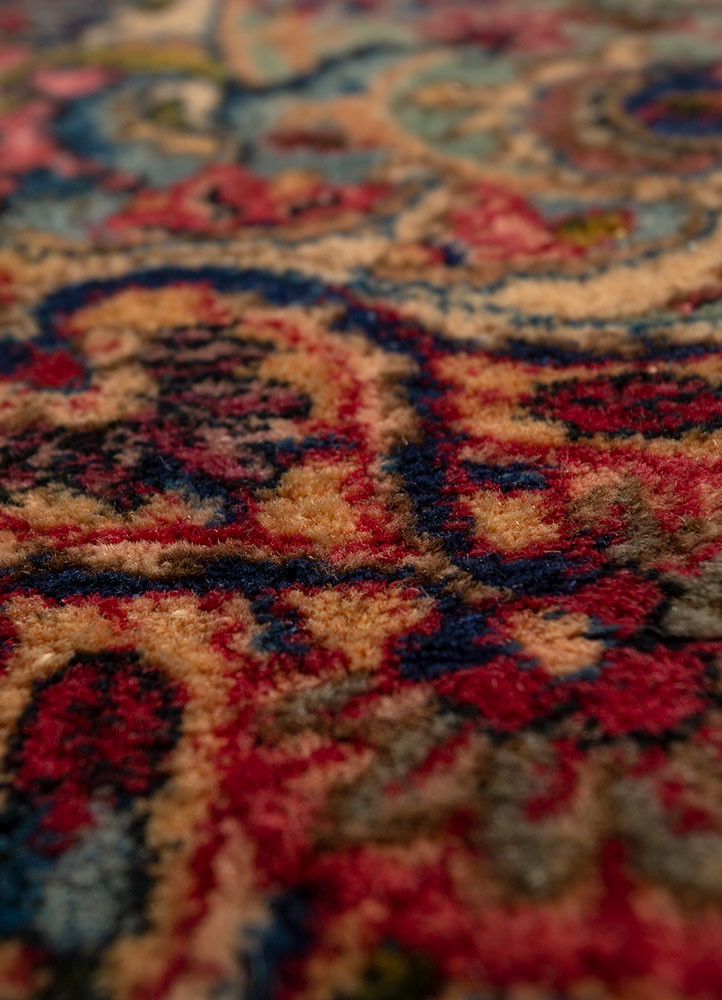 aalam ivory wool hand knotted Rug - CloseUp