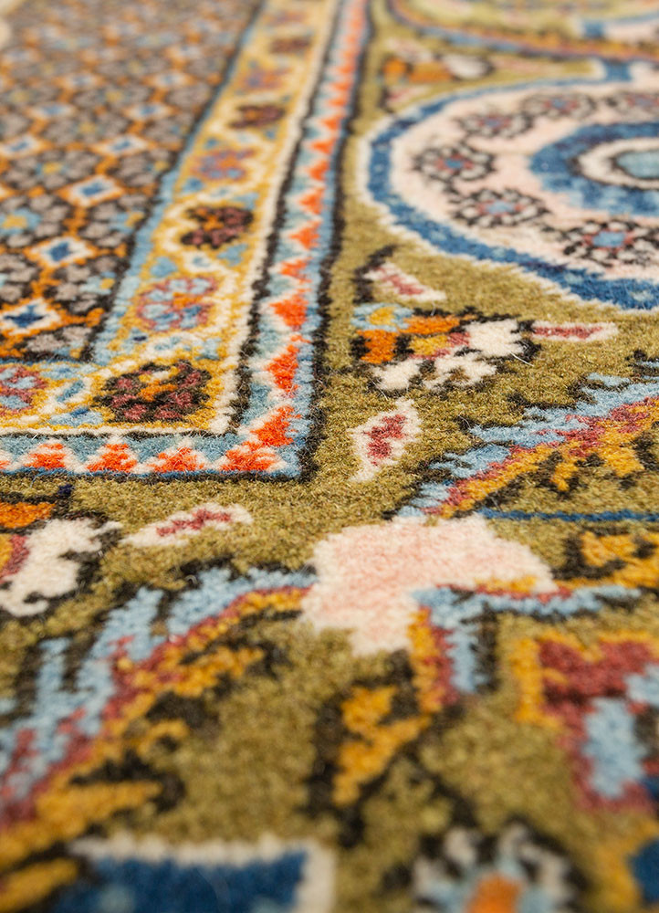 aalam ivory wool hand knotted Rug - CloseUp