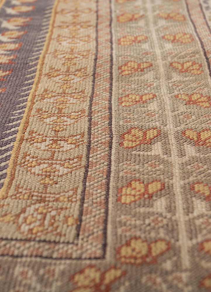 aalam red and orange wool hand knotted Rug - CloseUp