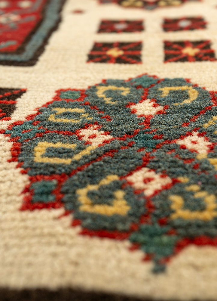 aalam grey and black wool hand knotted Rug - CloseUp