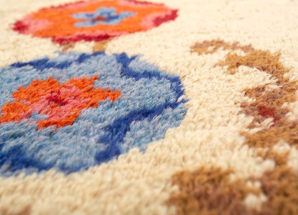 pechino gold wool hand knotted Rug - CloseUp