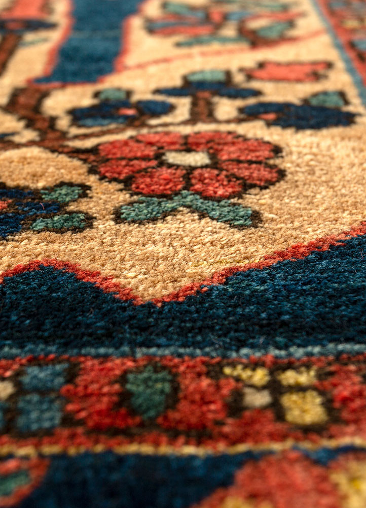 aalam gold wool hand knotted Rug - CloseUp