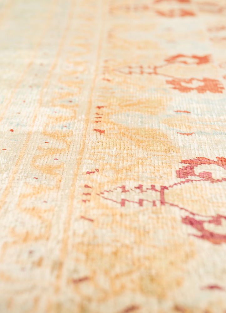 gulmarg red and orange silk hand knotted Rug - CloseUp