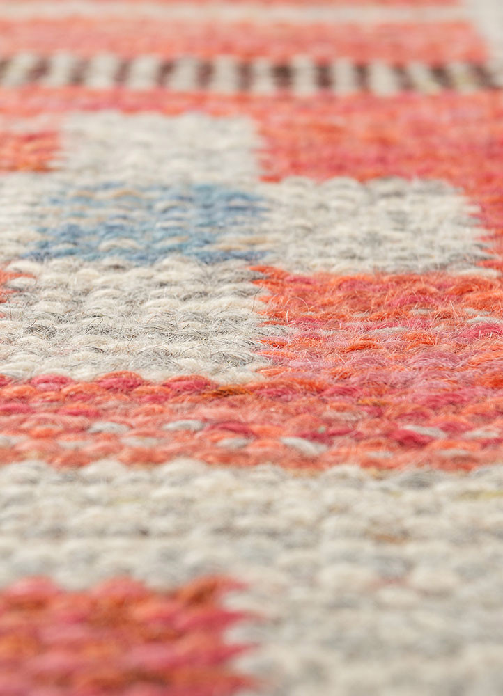 zuri ivory wool hand knotted Rug - CloseUp
