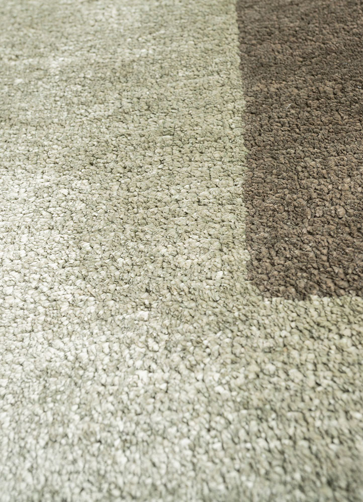 aprezo green bamboo silk hand knotted Rug - CloseUp