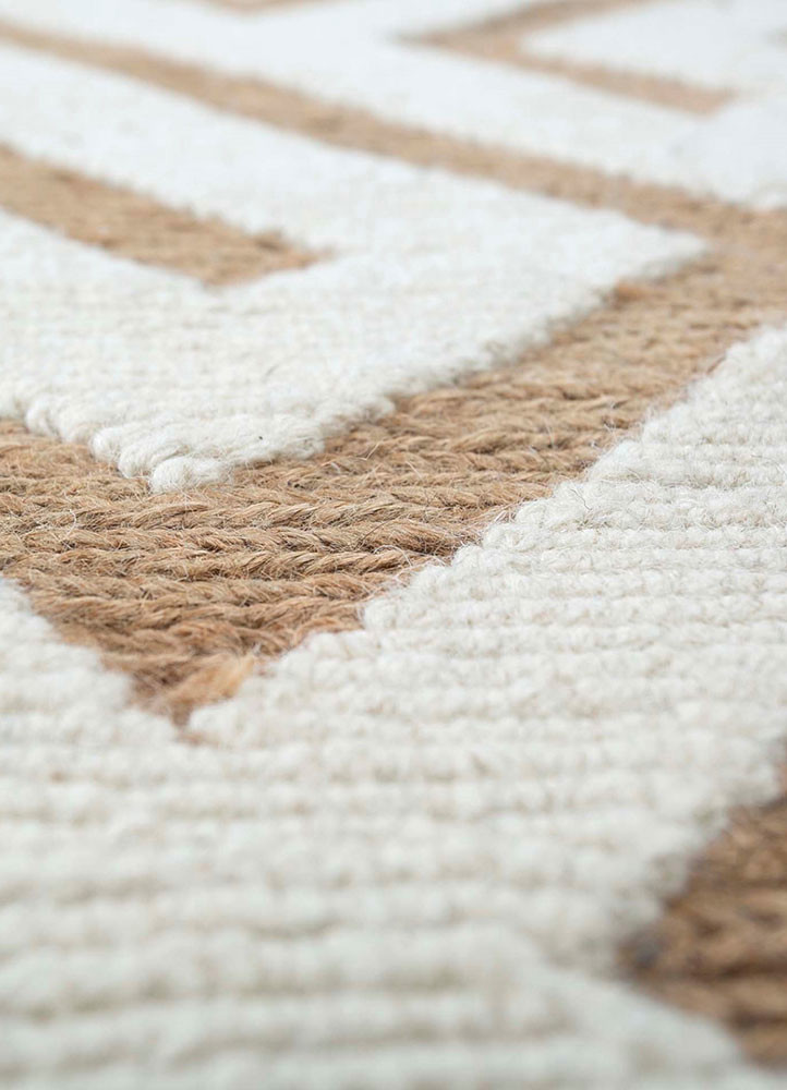 azalea beige and brown wool hand knotted Rug - CloseUp