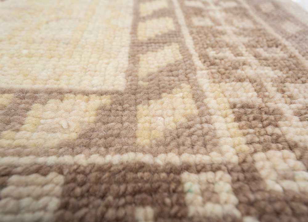 thyme ivory wool hand knotted Rug - CloseUp