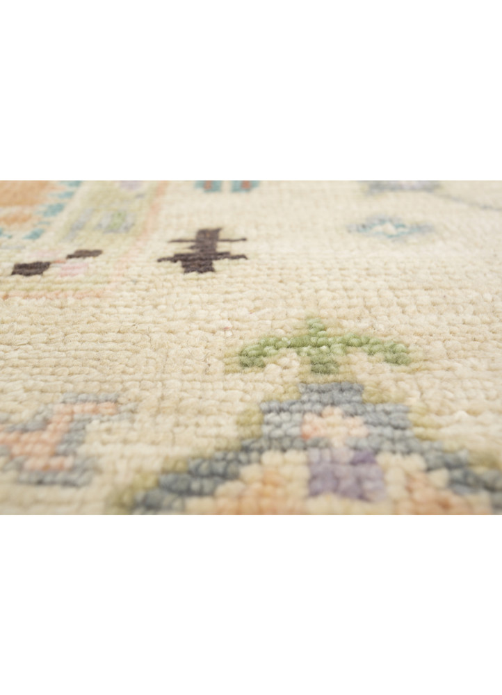 cyanna red and orange wool hand knotted Rug - CloseUp