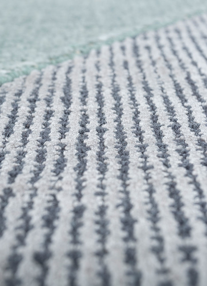 provenance grey and black wool and bamboo silk hand knotted Rug - CloseUp