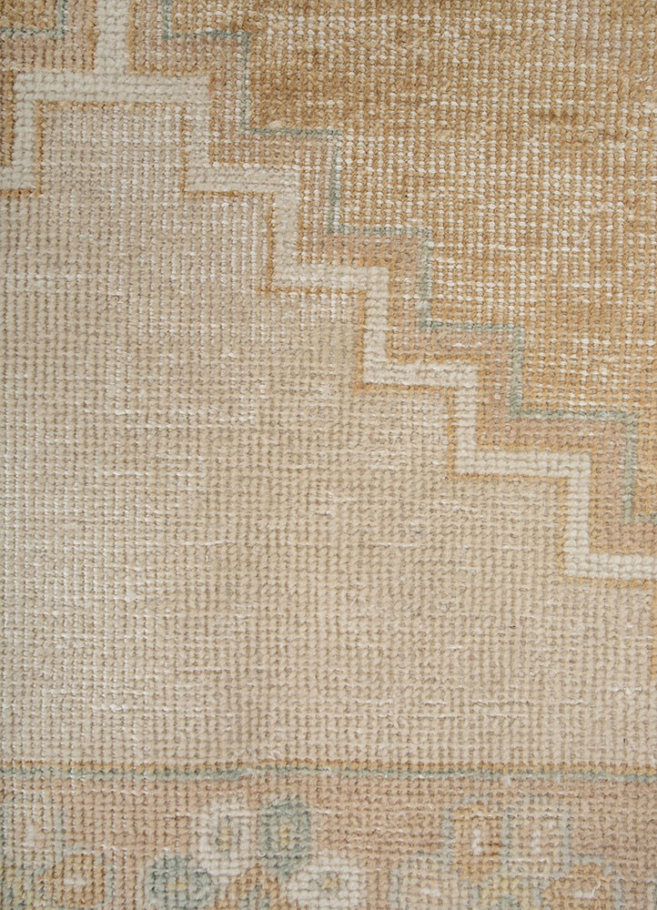 provenance beige and brown wool hand knotted Rug - CloseUp provenance beige and brown wool hand knotted Rug - CloseUp