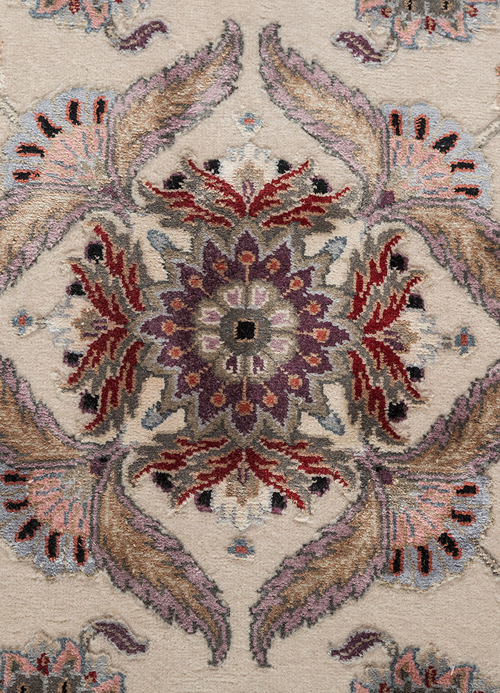 aurora ivory wool and silk hand knotted Rug - CloseUp aurora ivory wool and silk hand knotted Rug - CloseUp