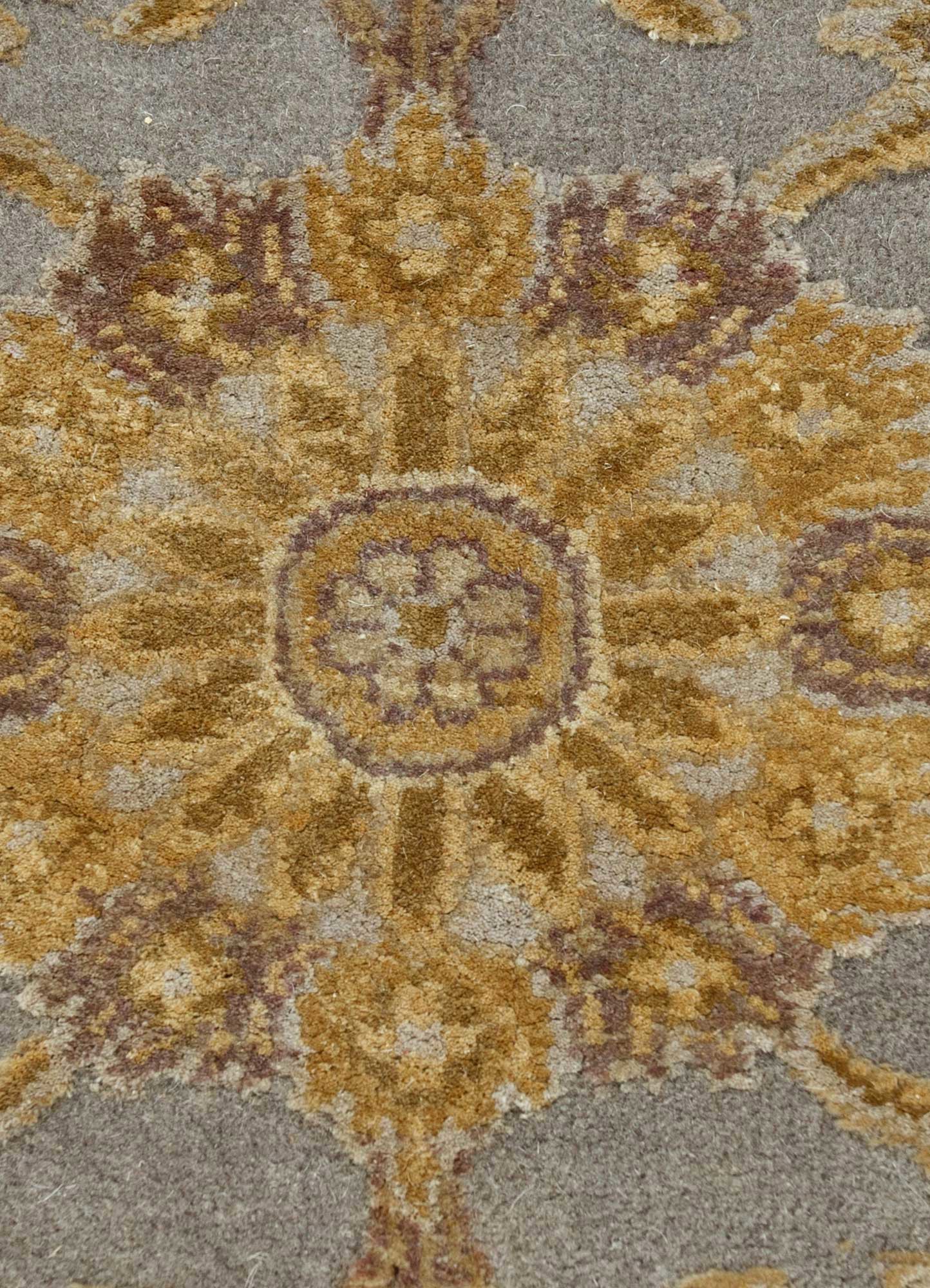 aurora pink and purple wool and silk hand knotted Rug - CloseUp