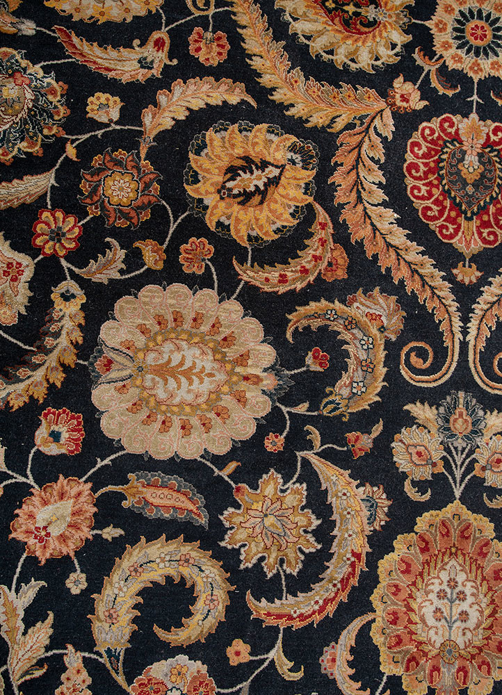 aurora blue wool and silk hand knotted Rug - CloseUp