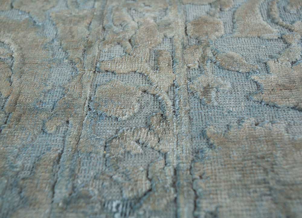 aurora blue wool and silk hand knotted Rug - CloseUp