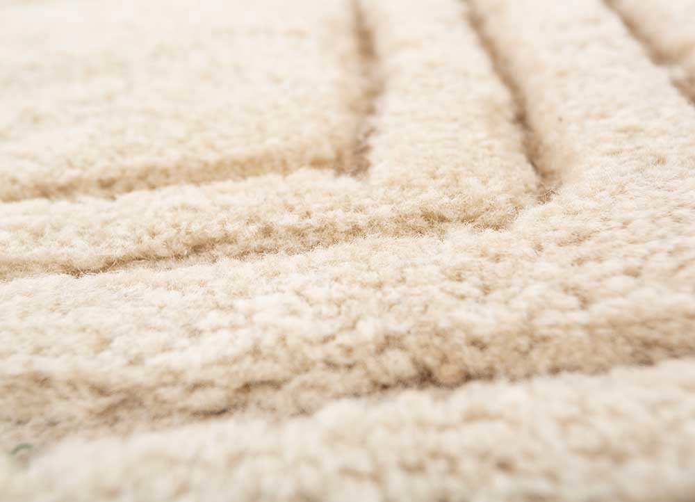 zuri ivory wool hand knotted Rug - CloseUp