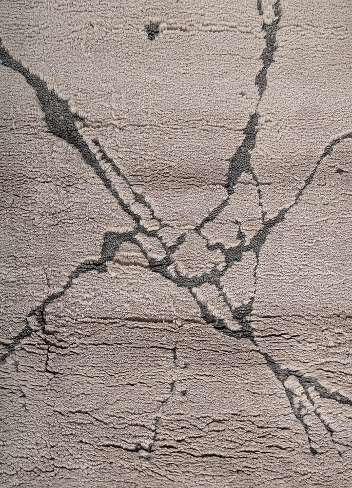 manifest grey and black wool hand knotted Rug - CloseUp