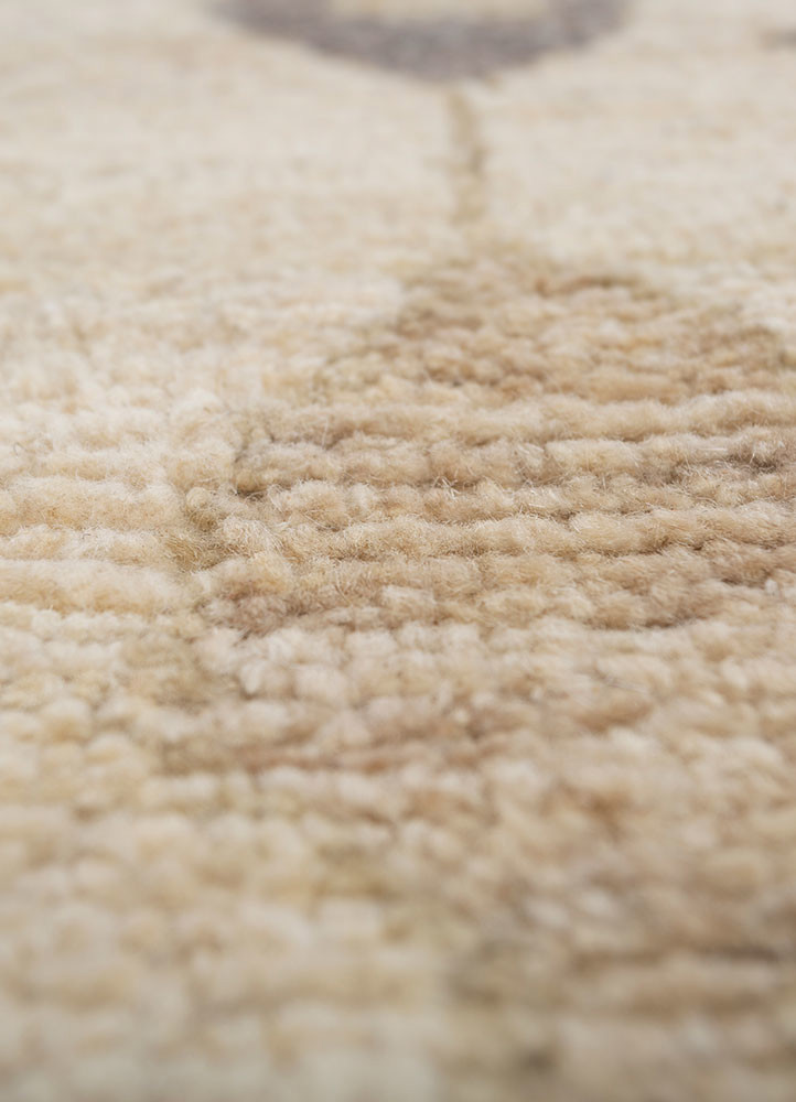 manifest ivory wool hand knotted Rug - CloseUp manifest ivory wool hand knotted Rug - CloseUp