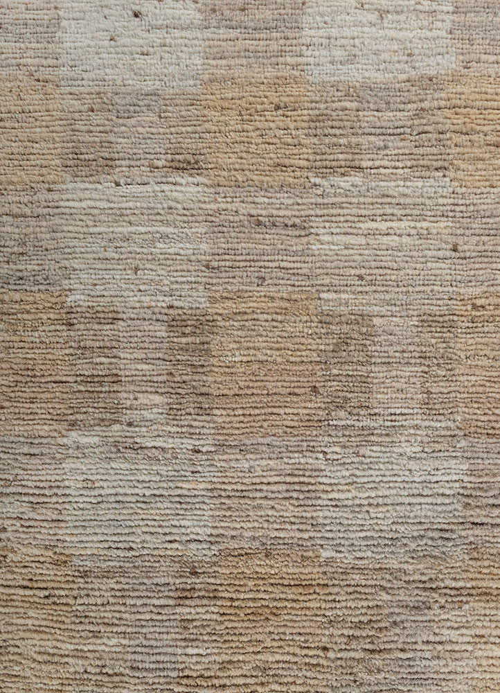 manifest ivory wool hand knotted Rug - CloseUp