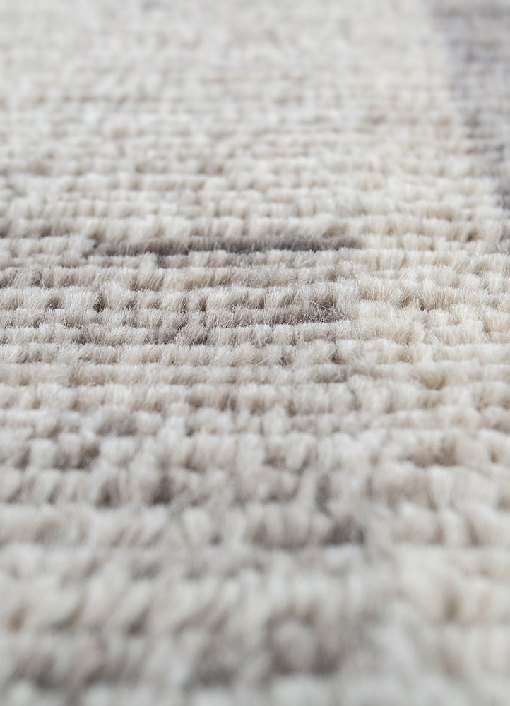manifest grey and black wool hand knotted Rug - CloseUp manifest grey and black wool hand knotted Rug - CloseUp
