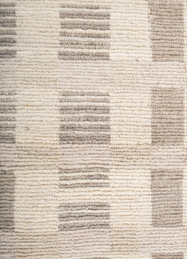 manifest ivory wool hand knotted Rug - CloseUp