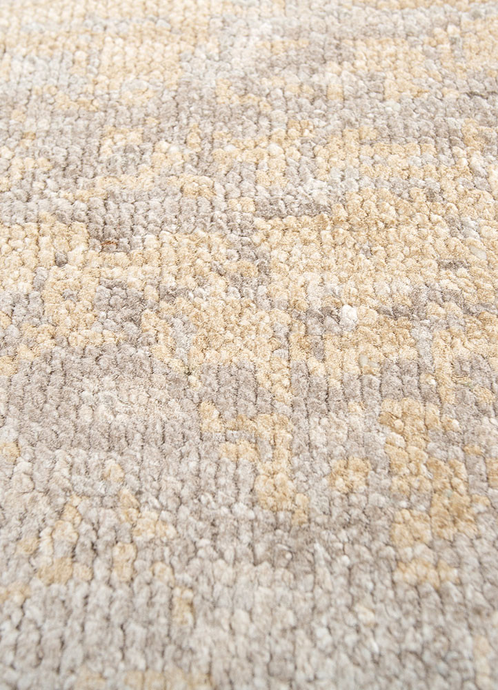 gulmarg beige and brown silk hand knotted Rug - CloseUp