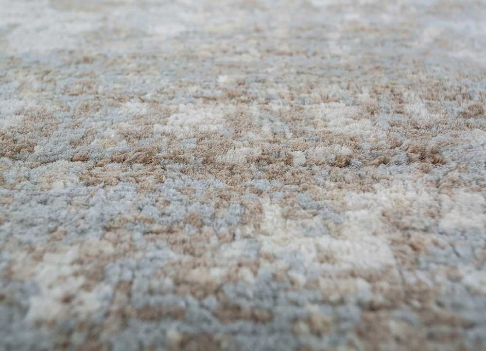 gulmarg ivory silk hand knotted Rug - CloseUp gulmarg ivory silk hand knotted Rug - CloseUp