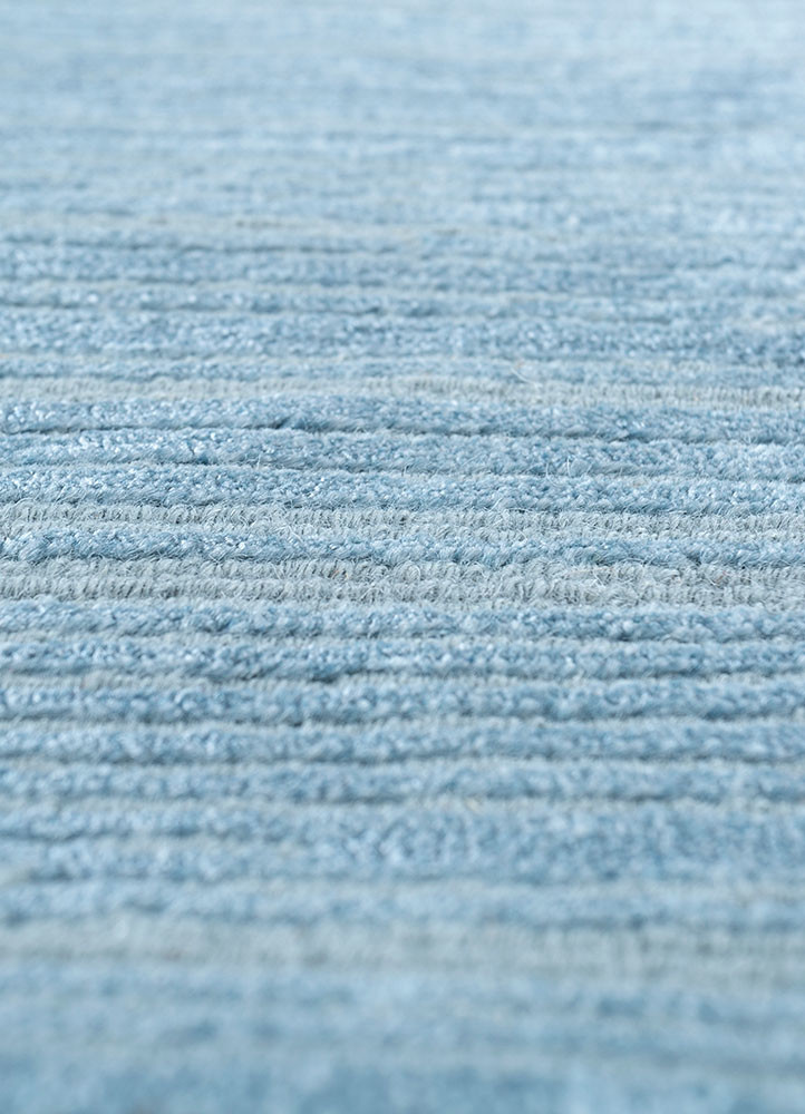 manifest blue wool and viscose hand knotted Rug - CloseUp manifest blue wool and viscose hand knotted Rug - CloseUp
