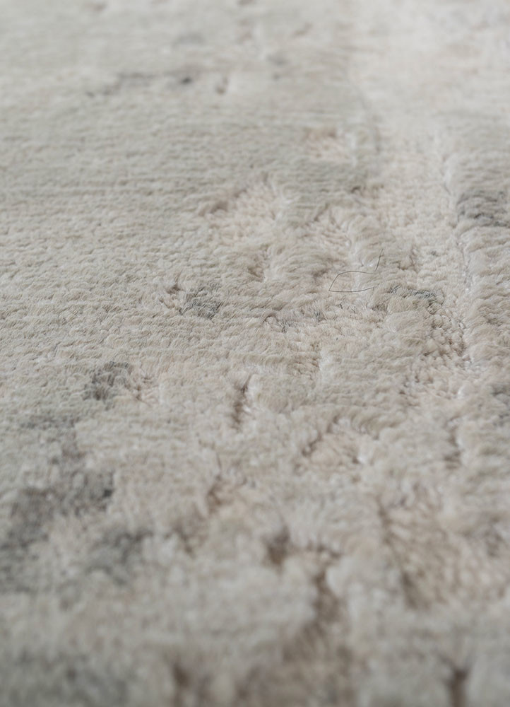 entropy grey and black wool and viscose hand knotted Rug - CloseUp entropy grey and black wool and viscose hand knotted Rug - CloseUp