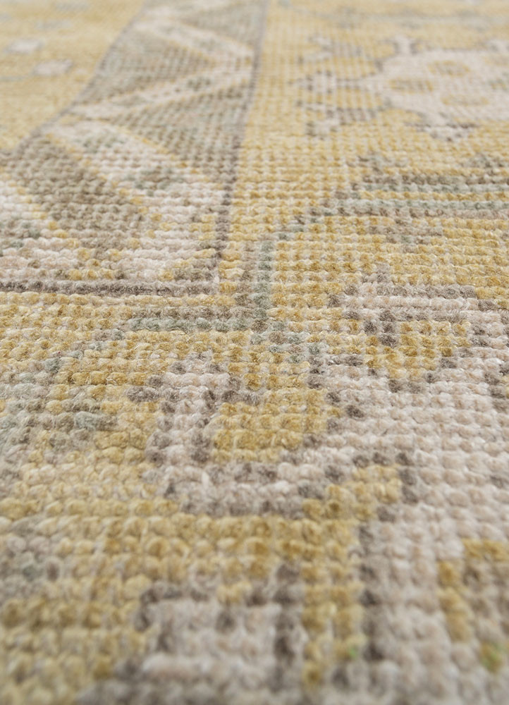 gulmarg gold silk hand knotted Rug - CloseUp