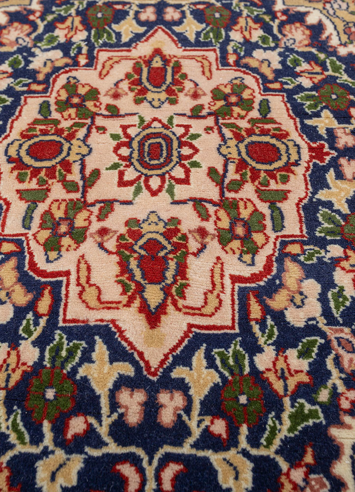 gulnar beige and brown wool hand knotted Rug - CloseUp
