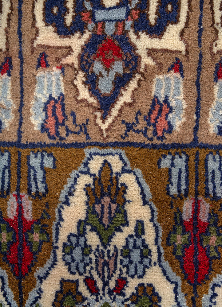 gulnar ivory wool hand knotted Rug - CloseUp
