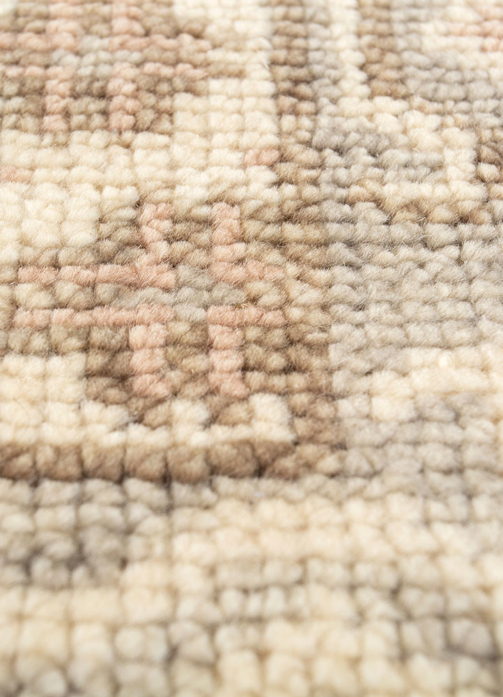 erbe beige and brown wool hand knotted Rug - CloseUp