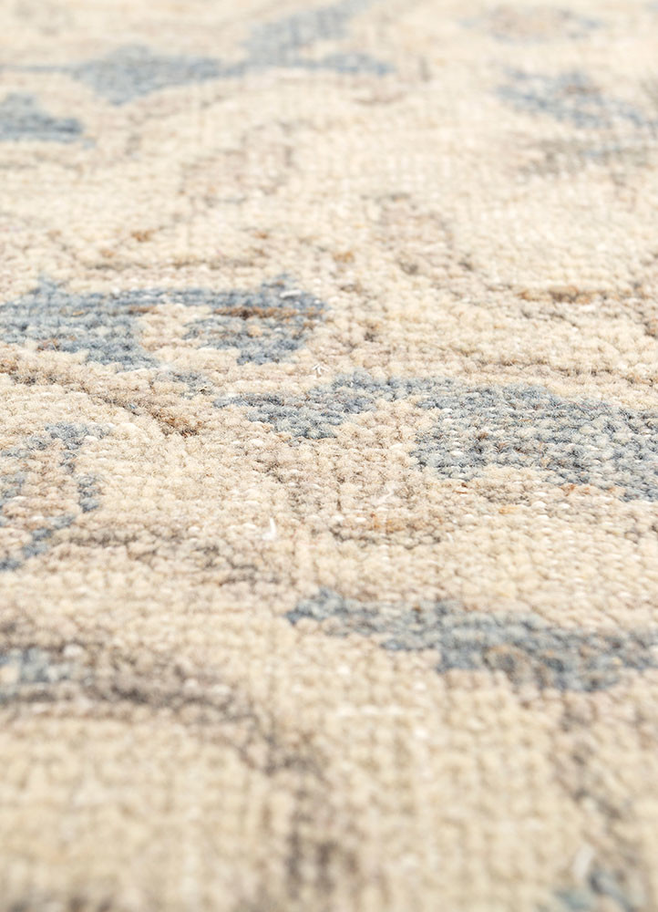 erbe beige and brown wool hand knotted Rug - CloseUp