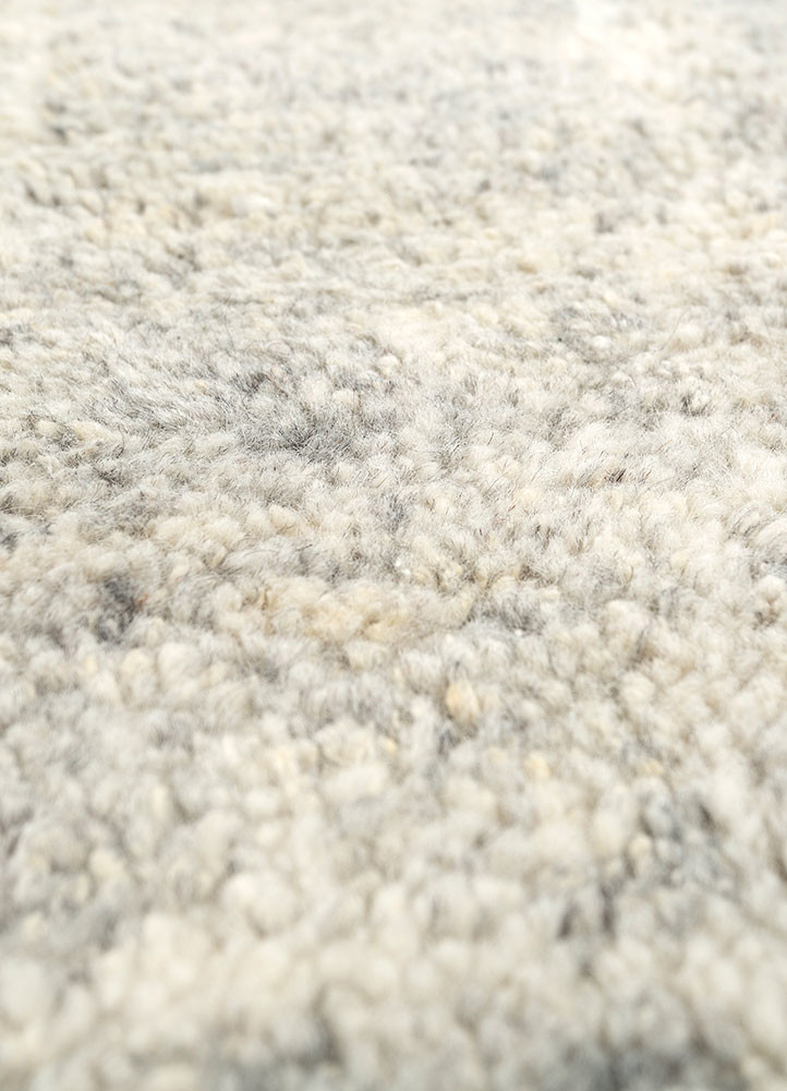 entropy grey and black wool hand knotted Rug - CloseUp entropy grey and black wool hand knotted Rug - CloseUp