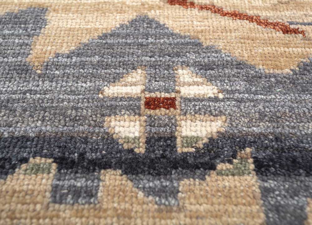 cyanna blue wool hand knotted Rug - CloseUp