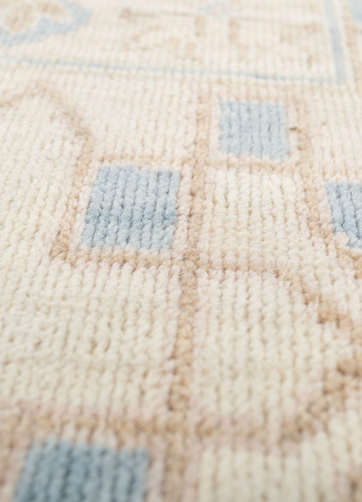 erbe ivory wool hand knotted Rug - CloseUp erbe ivory wool hand knotted Rug - CloseUp