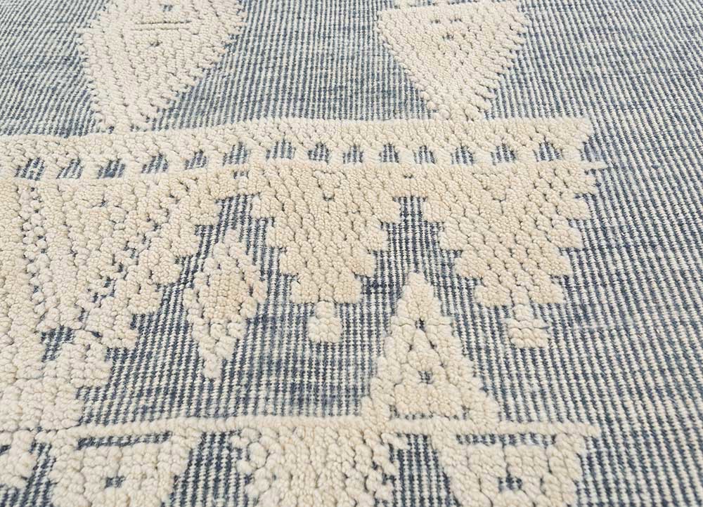 zuri blue wool hand knotted Rug - CloseUp
