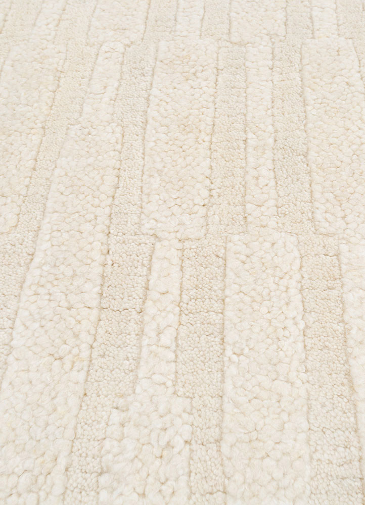 manifest ivory wool hand knotted Rug - CloseUp manifest ivory wool hand knotted Rug - CloseUp