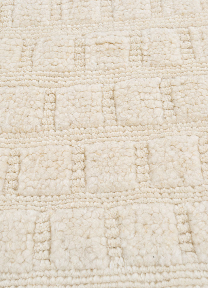 manifest ivory wool hand knotted Rug - CloseUp manifest ivory wool hand knotted Rug - CloseUp