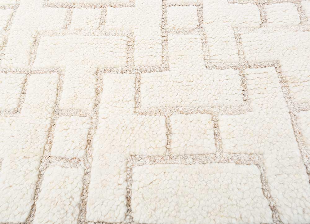 manifest ivory wool hand knotted Rug - CloseUp