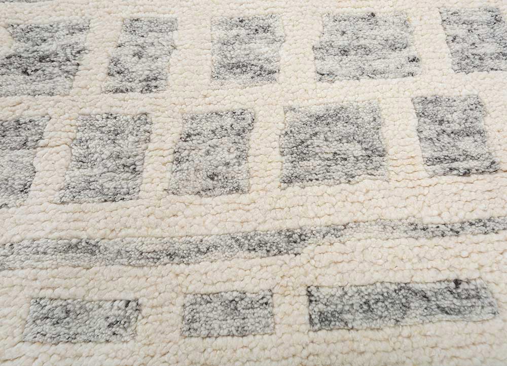 zuri ivory wool hand knotted Rug - CloseUp
