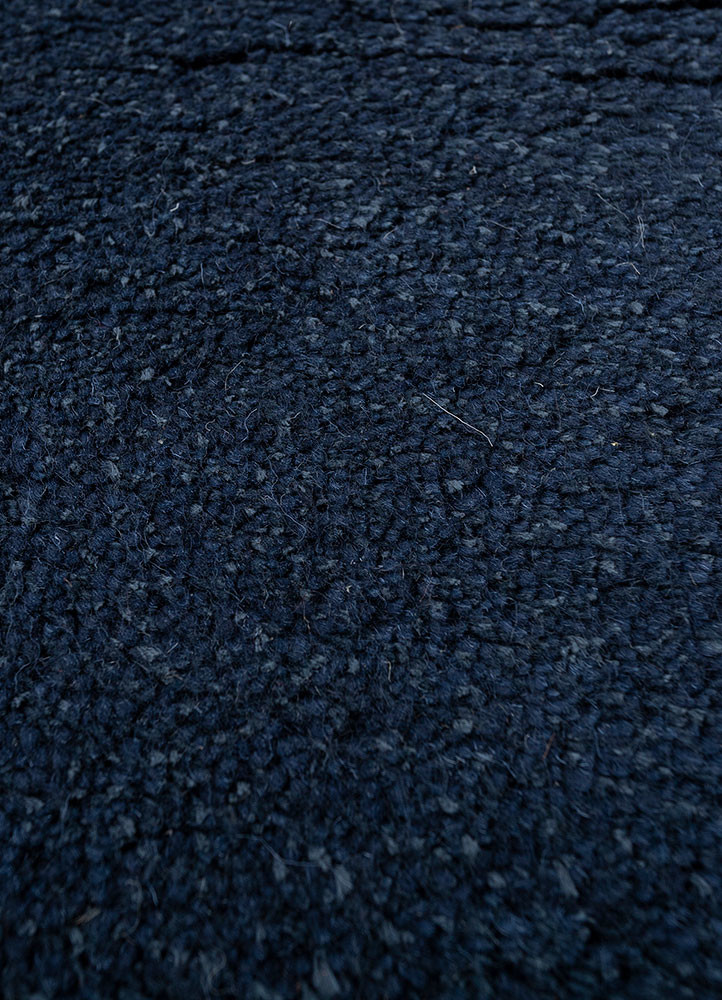 manifest blue wool and silk hand knotted Rug - CloseUp manifest blue wool and silk hand knotted Rug - CloseUp